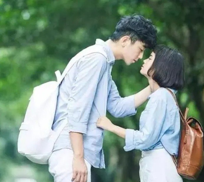 我是一名大二女生,应不应该发生性关系