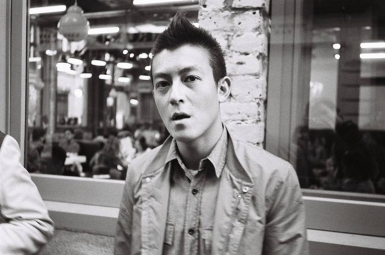 陈冠希再陷丑闻！陈冠希夫妇被曝双出轨，孩子身份遭质疑！究竟是怎么回事？