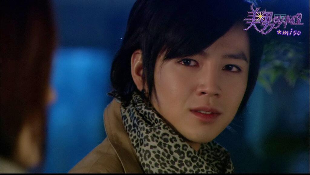 谁能告诉我《原来是美男啊》韩版中的主要内容是什么?