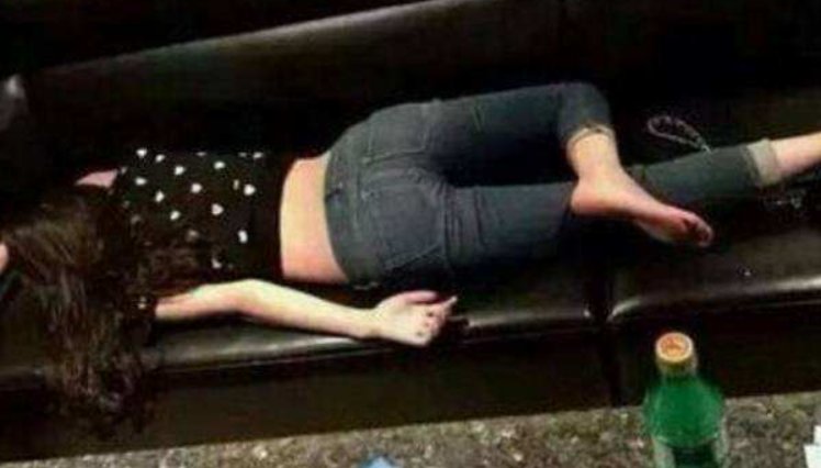 安徽醉酒女子被送入酒店后死于客房，酒店在这件事中需承担什么责任？