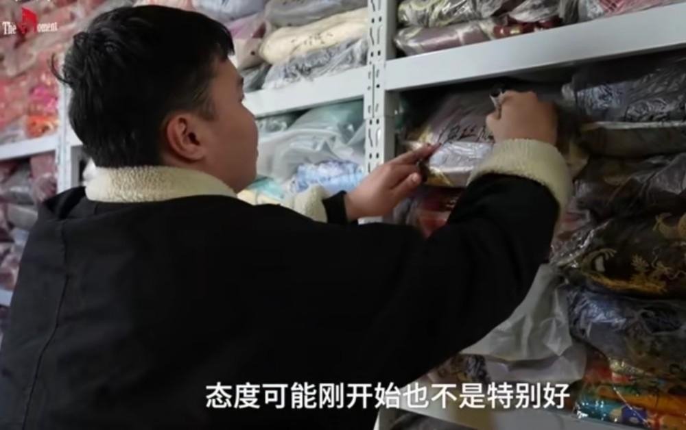 00后小伙子做寿衣店守夜人，怎么看待现在年轻人将职业奇特化的行为？