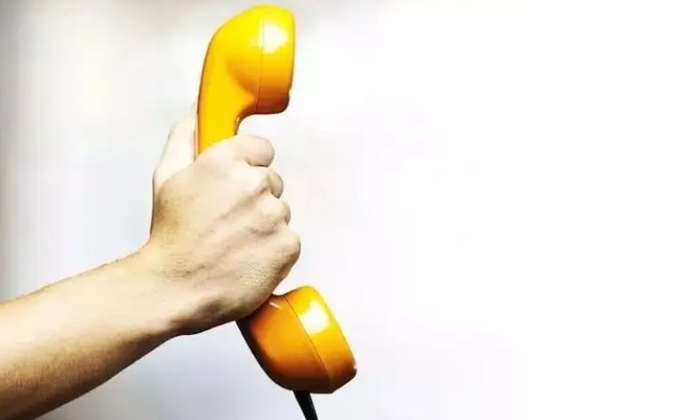 自杀热线盲人接线员称来电人群学生占比最大，学生哪来的这么大压力呢？