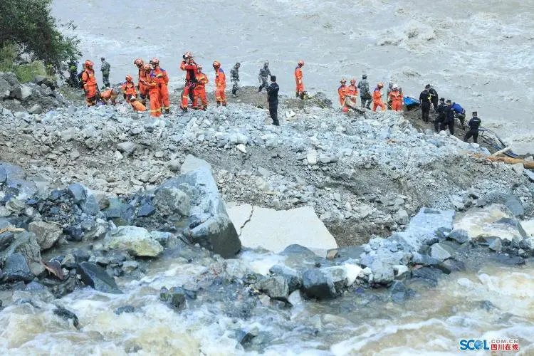 四川雅安发生山洪泥石流，是否造成了人员伤亡？