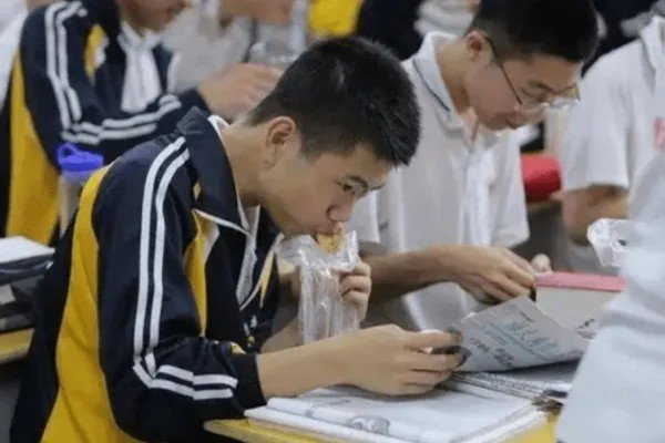 2023下半年开学时间是多会啊？