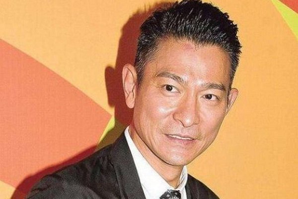 吴彤帮贾玲约刘德华参加《青春环游记》是真的吗？