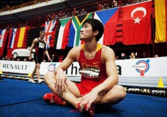 2008刘翔为什么退赛