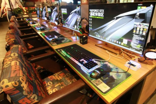 广州有32人因疫情在网吧滞留了9天，这些人的现状如何？