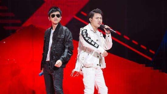 老子吃火锅 你吃火锅底料是什么歌的歌词