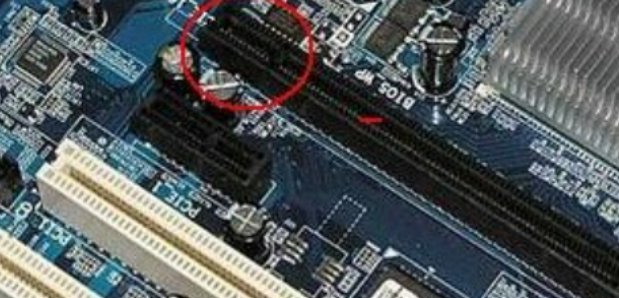 cpu在电脑的哪个位置？