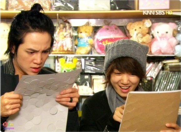 谁能告诉我《原来是美男啊》韩版中的主要内容是什么?