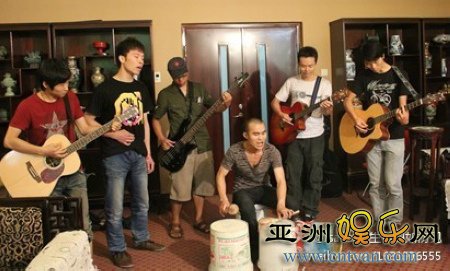 桶子鼓乐队的成员简介