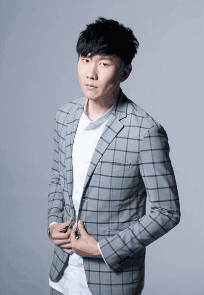 有首歌的歌词里有一句“我遇见对的人” 歌叫什么名字 急急急！！！