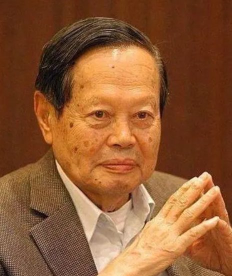 杨振宁为什么表示自己看《三体》看不下去？