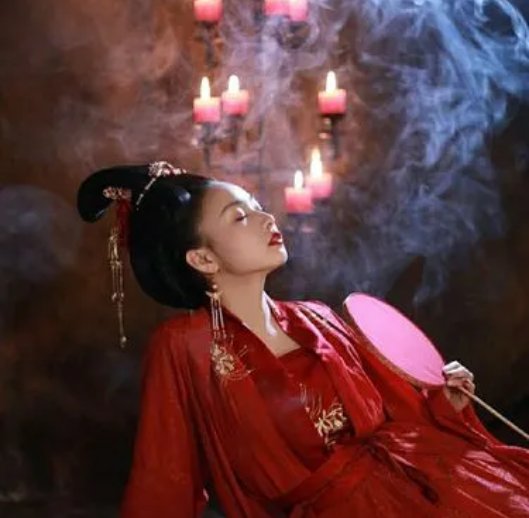 _影摇红什么意思