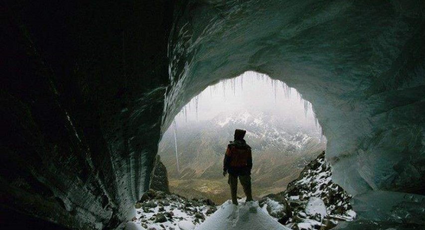 《蓝宝石之谜》的作者是谁，他还有哪些作品？