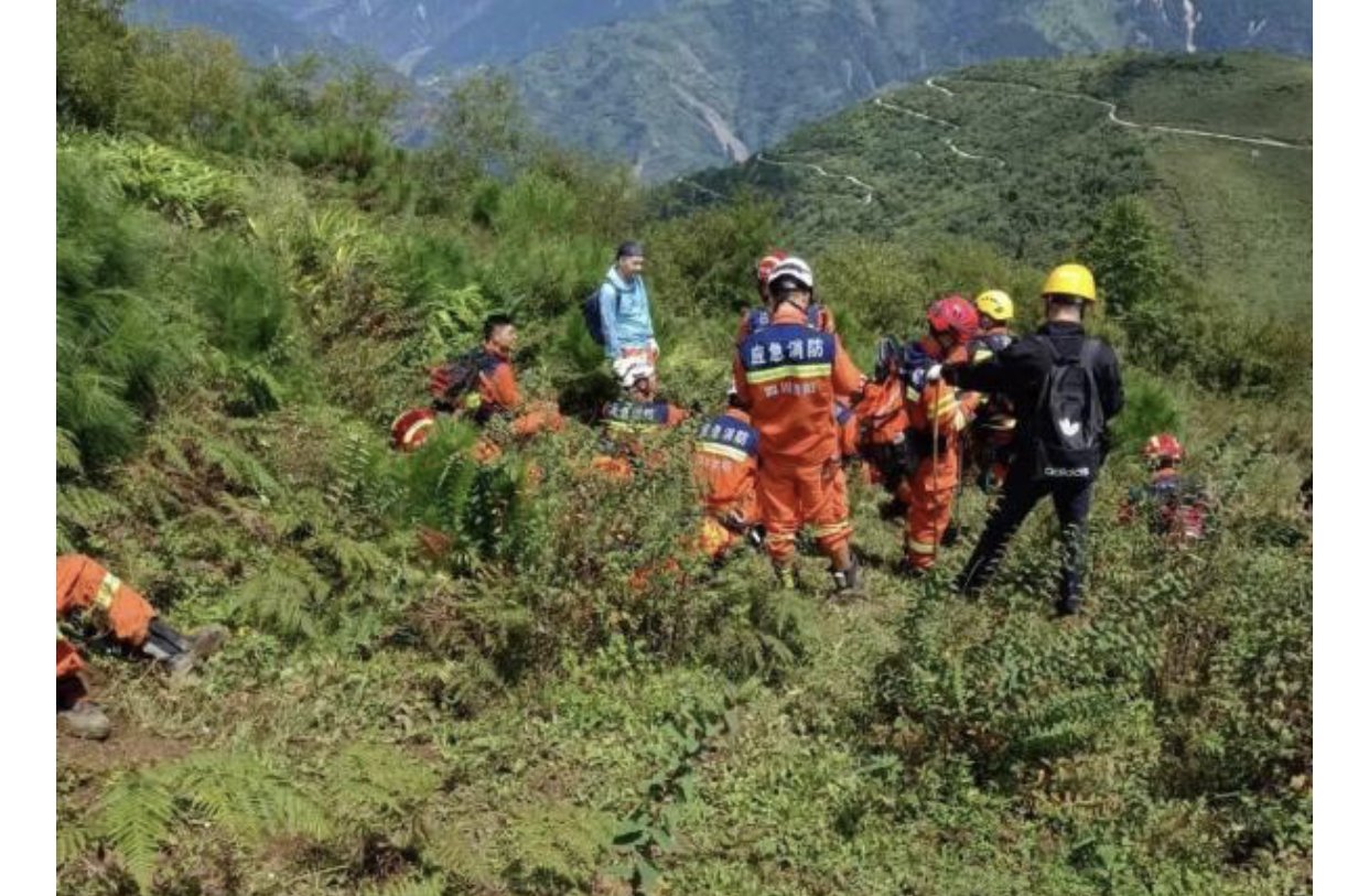甘宇回到老家拍了全家福：相比入院前重了30多斤，他目前身体情况如何了？