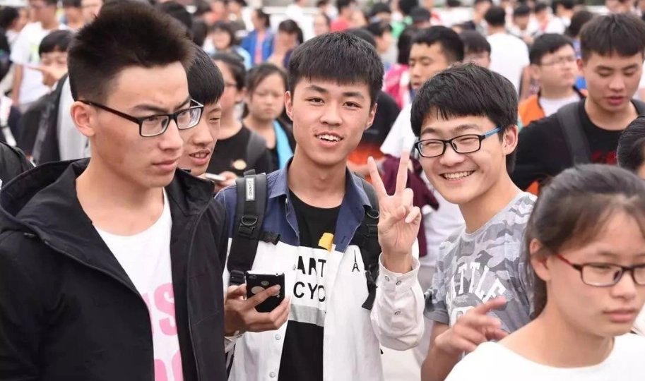 恭喜！14岁男孩考上985大学，他是在怎样的家庭中成长起来的？