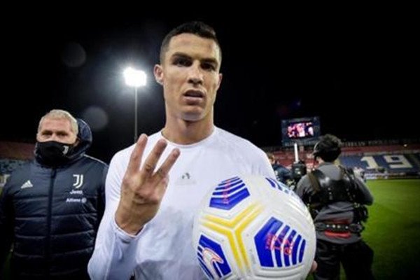 C罗打入770球超越贝利，他在足坛有怎样的地位？