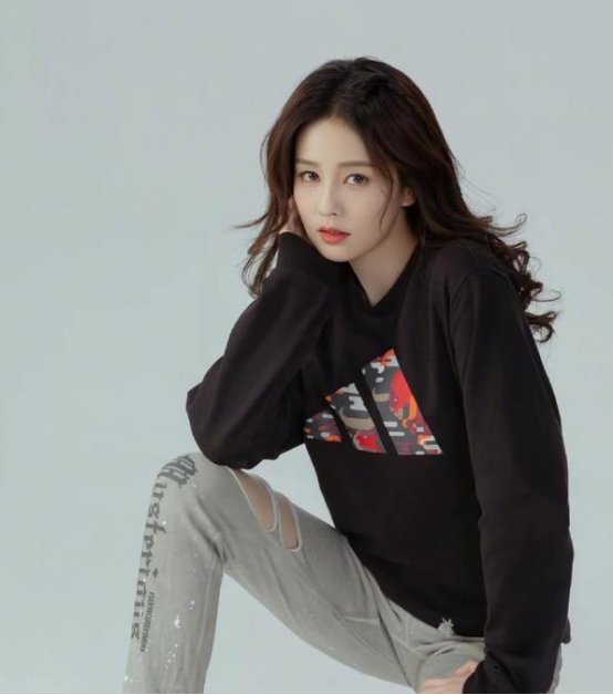 近日娱乐圈绯闻集中？白鹿罗云熙被传领证结婚？