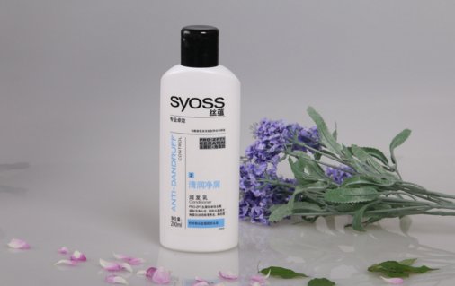 洗头时使用润发乳和发膜的顺序