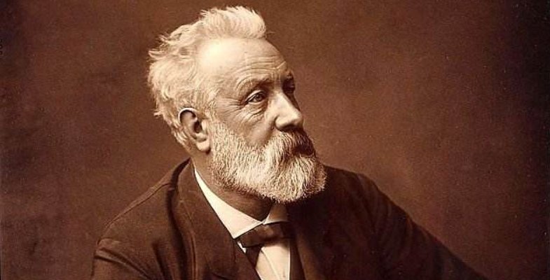 《蓝宝石之谜》的作者是谁，他还有哪些作品？