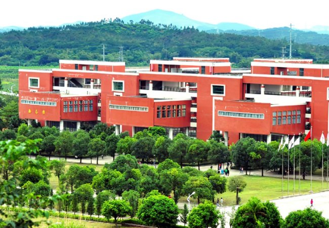 广东华商职业学校怎么样