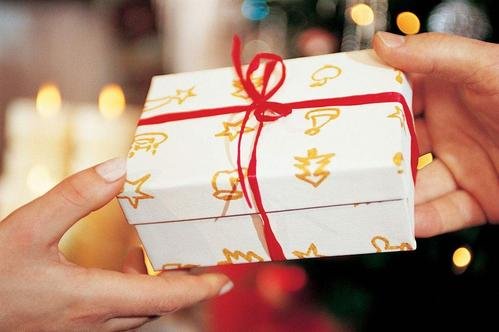 当你卖掉了前任送的东西引热议，卖东西时你是怎样的心情？