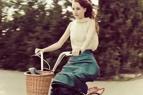 凡人百年爱是秩序外的一瞬间下一句