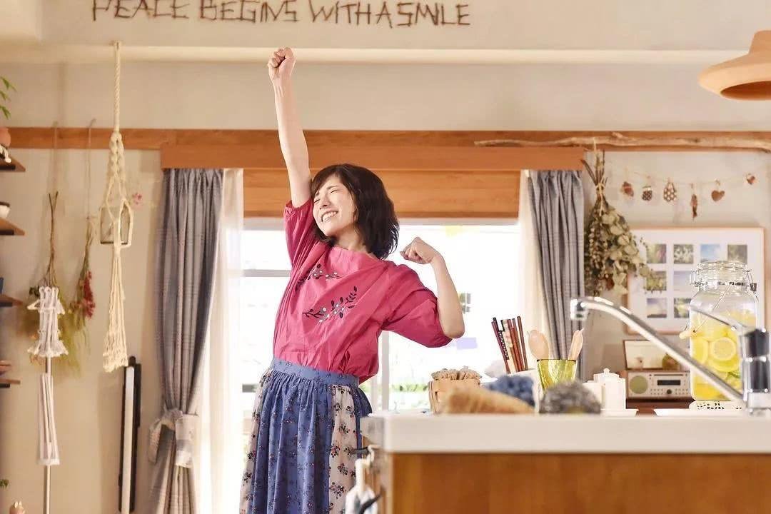 政协委员建议让家庭主妇成合法职业，让家庭主妇成为合法职业需要付工资吗？