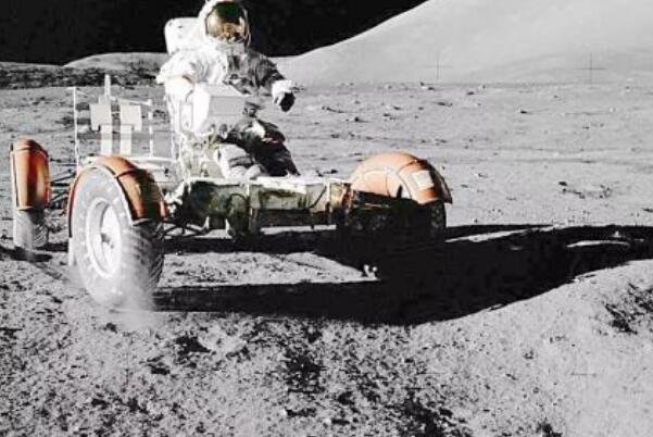 在月球上睡24小时，相当于地球的多少年？