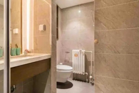 男子将卧室改成卫生间被告，该案最终会如何判决？