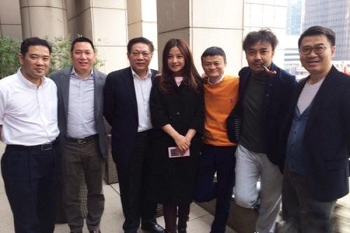 赵薇和马云是什么关系，为何马云会独宠她女儿？