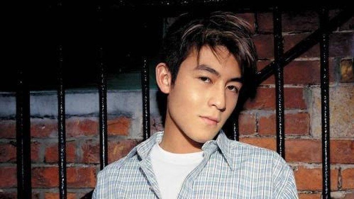 陈冠希再陷丑闻！陈冠希夫妇被曝双出轨，孩子身份遭质疑！究竟是怎么回事？