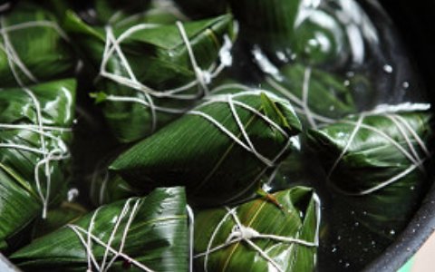 粽子蒸多久才能熟自己做的粽子要蒸多久才能熟?