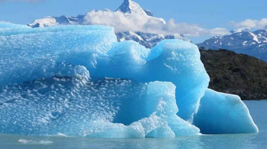 男子西藏发现蓝色古冰川，景象是怎样的？