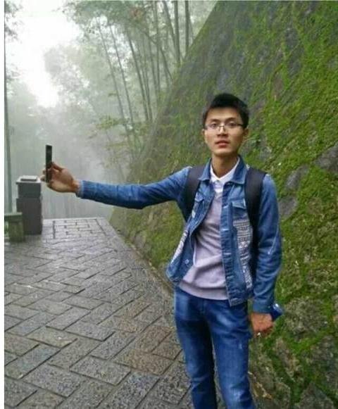 请大神把我P得更帅气一点 看PS大神怎么恶搞你