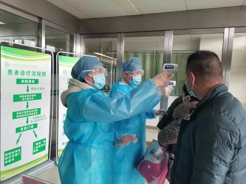 建议在医院全面推行强制安检制度,这样做有什么好处?