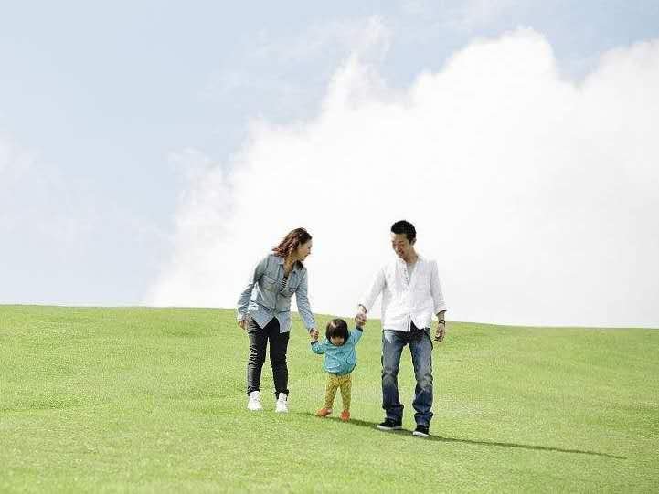 被抱摔致死幼童生父62岁已婚，有没有惊呆你的三观？