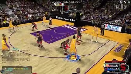 NBA2K OL 带球转身过人怎么按键?