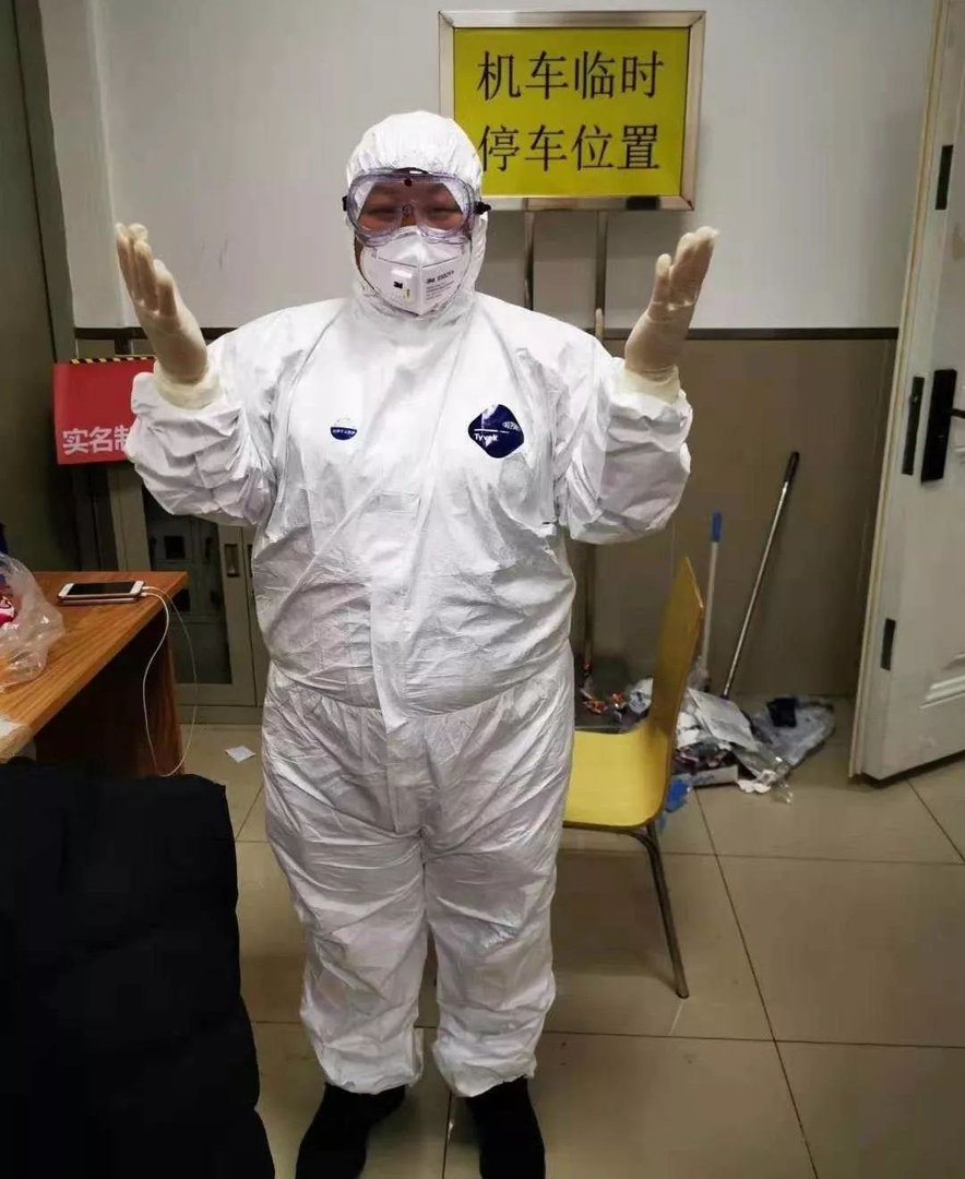 石家庄小区志愿者身上写不是物业，你知道志愿者为何这么做吗？