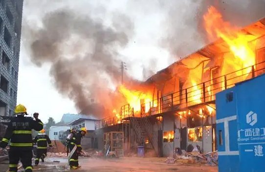 成都一板房发生火灾，暂无人员伤亡，引发火灾的原因是什么？