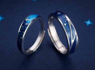 女生收到男友寄来的包装好的葡萄，异地恋给女朋友送什么好呢？