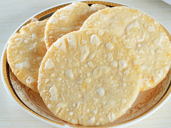 膨化零食雪饼上白色的雪主要是什么