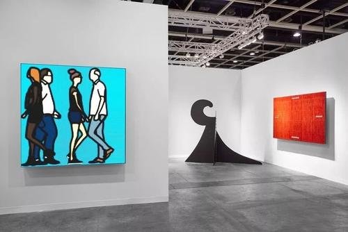 艺术作品偷拍千名女生并排名被撤展，这样的艺术展还有意义吗？