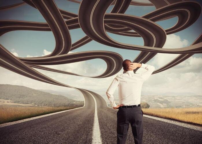 大学生继承父辈菜摊年入百万，这对我们的择业观有什么启示？