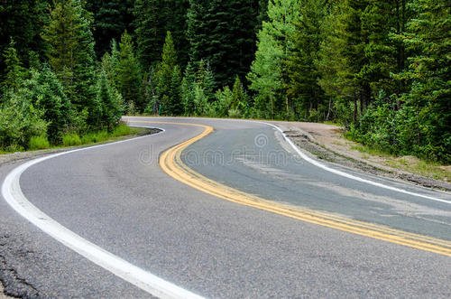 开车途经2.3公里山路拐22道弯要注意什么？