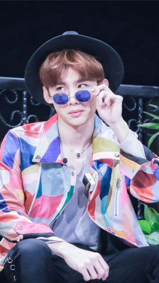 白敬亭让粉丝醒酒，钢铁直男的白敬亭为何这么说粉丝？