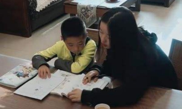 现在大学生做家教怎么收费？多少钱一个小时？