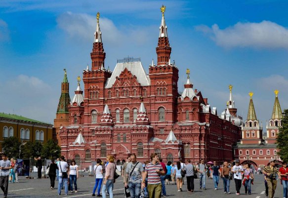 俄罗斯五一连休十天不调休，为何中国网友说羡慕到哭？