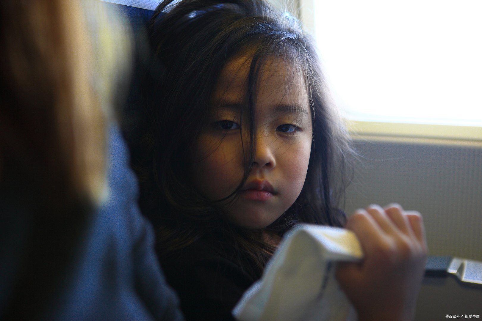 家里宝宝上一年级了，但是对学习一点都不上心，该怎么引导？